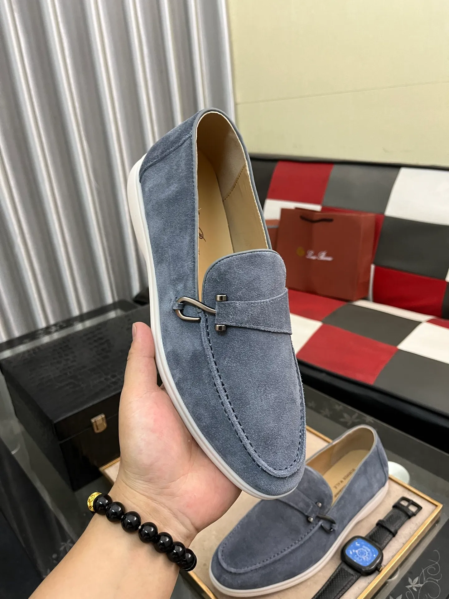Men's Men's Shoes💰420⌚️⌚️【Loro Piana】LP couple's casual sneakers. Simple and fashionable, the upper is made of cow suede and leather. Sheepskin feet. Custom rubber sole. Size: Female 35-42 (35, 41, 42, 43 customized are non-refundable) Male 38-46 (45, 46 customized)
